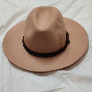 Camel-colored fedora 100% wool